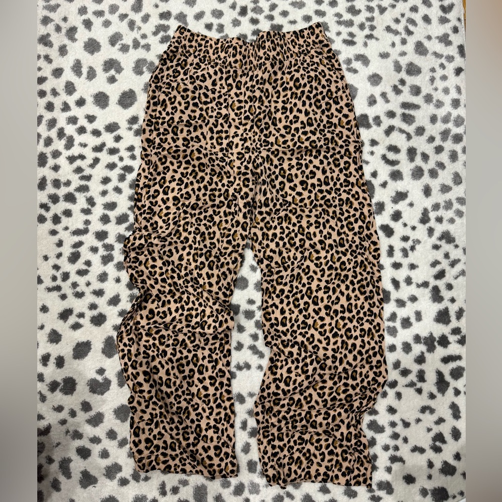 Women’s H&M leopard lightweight casual pants - Size 10